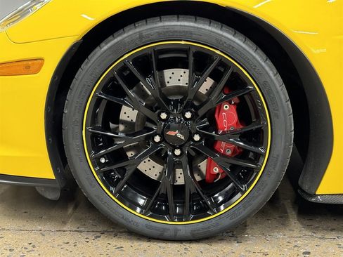 Used 2006 Chevrolet Corvette Z06 w/ Preferred Equipment Group RWD image 6