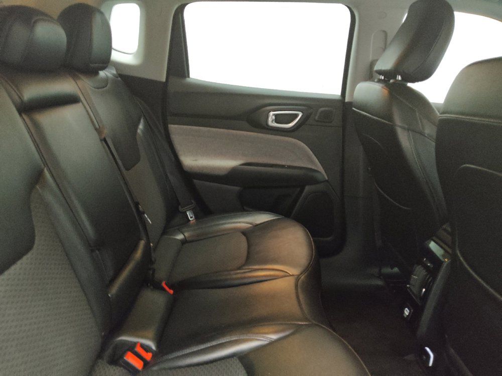 Used 2022 Jeep Compass Latitude w/ Sun and Sound Group FWD image 19