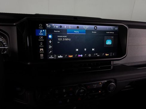 Used 2025 Jeep Wrangler Unlimited Sahara w/ Safety Group AWD/4WD image 22