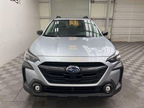 Used 2025 Subaru Outback Premium image 4