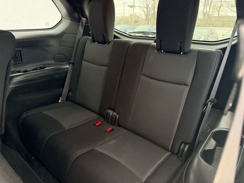 Used 2019 Nissan Pathfinder SV image 14