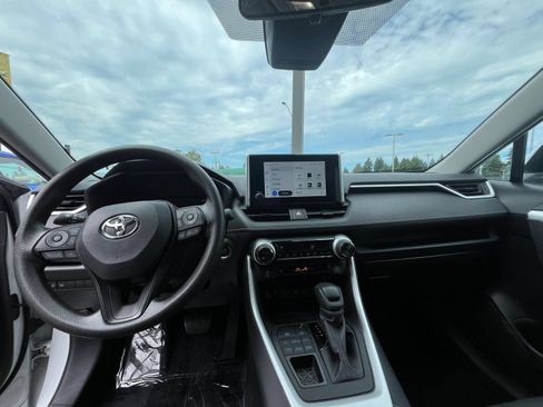 Used 2025 Toyota RAV4 XLE w/ Convenience Package AWD/4WD image 35