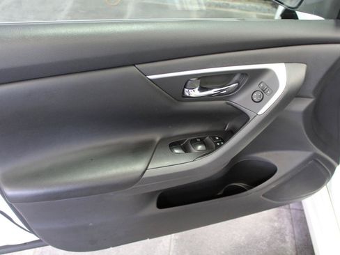 Used 2018 Nissan Altima 2.5 SV FWD image 18