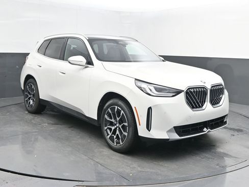 Used 2025 BMW X3 xDrive30i w/ Premium Package image 1