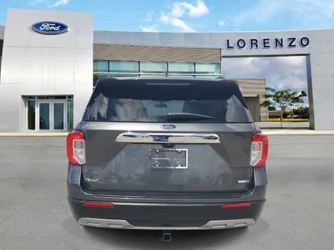 Used 2020 Ford Explorer XLT w/ Equipment Group 202A image 6