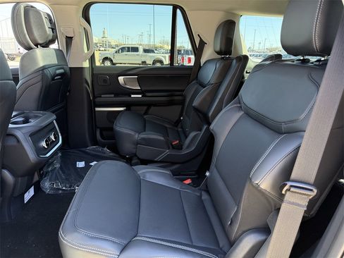 New 2026 Ford Expedition Platinum w/ Driver's Package image 22