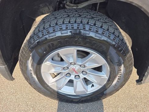 Used 2019 GMC Sierra 1500 SLE w/ SLE Value Package AWD/4WD image 16