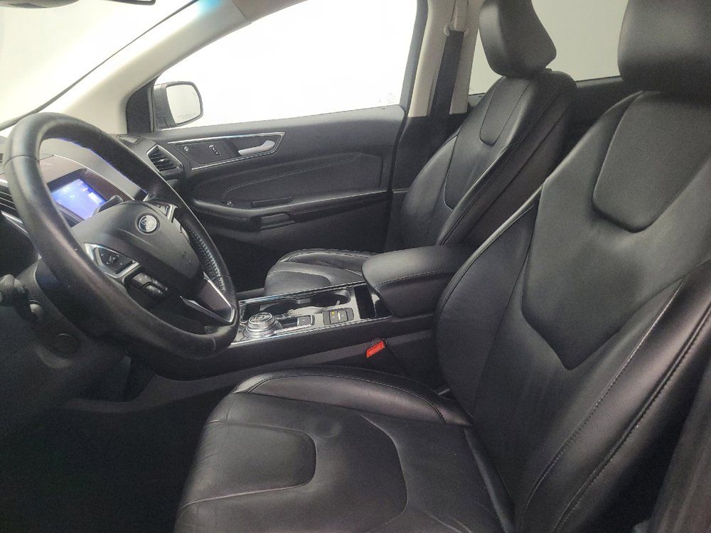 Used 2020 Ford Edge Titanium FWD image 17