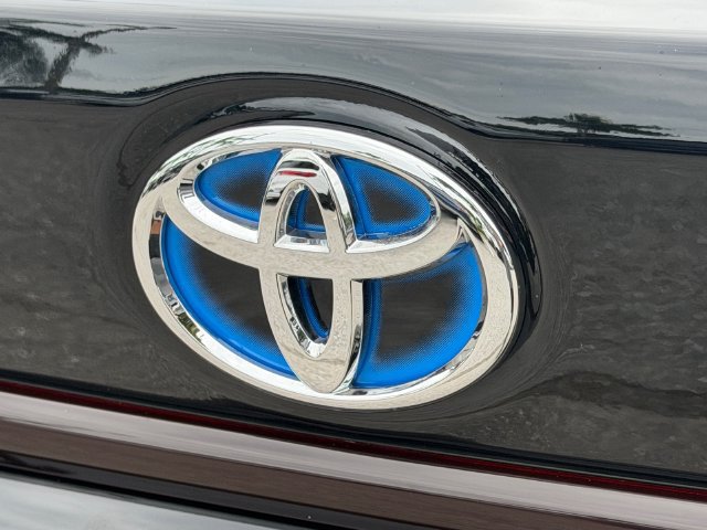Used 2024 Toyota Corolla LE FWD image 9