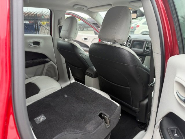 Used 2018 Jeep Compass Latitude w/ Popular Equipment Group AWD/4WD image 24