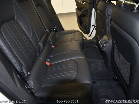 Used 2021 Maserati Levante image 21