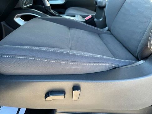 Used 2023 Nissan Frontier SV w/ SV Convenience Package image 16