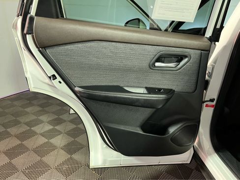 Used 2021 Nissan Rogue SV image 22