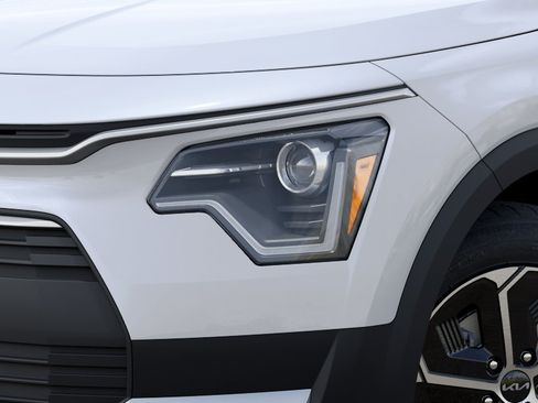 New 2026 Kia Niro LX FWD image 10