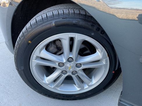 Used 2017 Chevrolet Cruze LT image 42