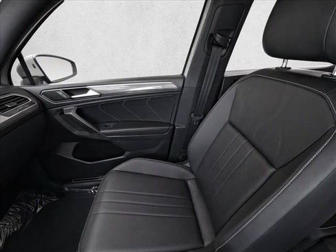 Used 2023 Volkswagen Tiguan SE R-Line FWD image 23