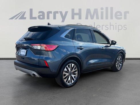 Used 2020 Ford Escape Titanium w/ Titanium Premium Package 2.0 image 5