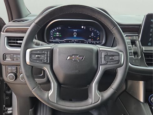 Used 2023 Chevrolet Tahoe Z71 w/ Luxury Package AWD/4WD image 14