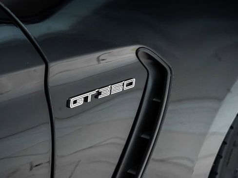 Used 2018 Ford Mustang Shelby GT350 w/ Convenience Package image 14