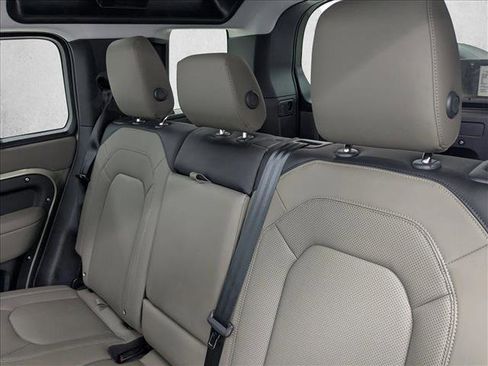Used 2025 Land Rover Defender 110 S image 19