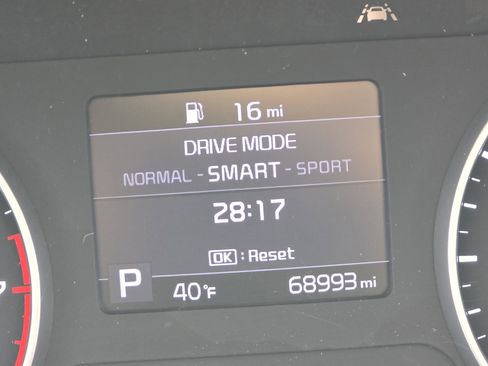 Used 2021 Kia Seltos EX image 12