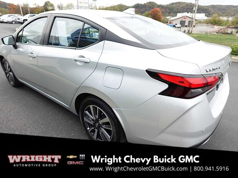 Used 2023 Nissan Versa SV image 5