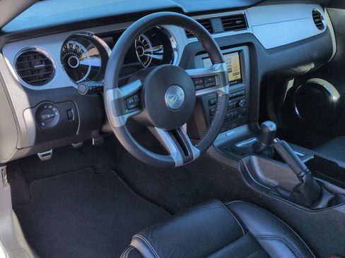 Used 2013 Ford Mustang Premium w/ Electronics Pkg RWD image 8