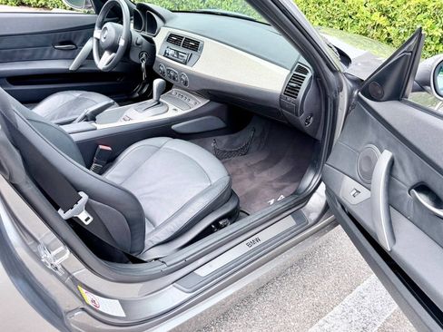 Used 2003 BMW Z4 3.0i RWD image 18