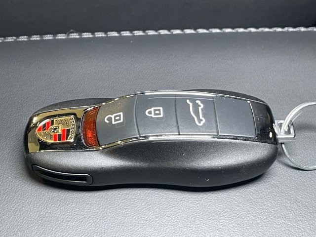 Certified 2026 Porsche Macan AWD/4WD image 48