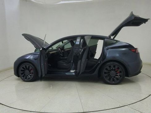 Used 2025 Tesla Model Y Performance image 73