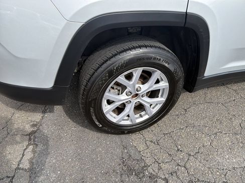 Used 2023 Jeep Grand Cherokee Altitude AWD/4WD image 31