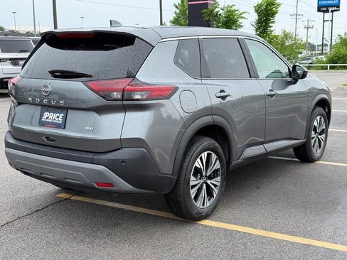 Used 2023 Nissan Rogue SV FWD image 6