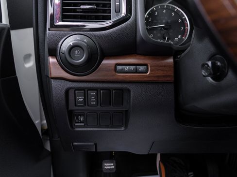 Used 2020 Nissan Titan Platinum Reserve AWD/4WD image 37