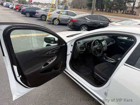 Used 2022 Chevrolet Malibu LS w/ Driver Confidence Package II image 9