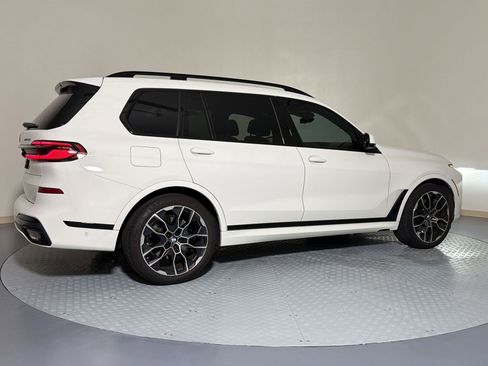 Certified 2024 BMW X7 xDrive40i w/ Executive Package AWD/4WD image 9