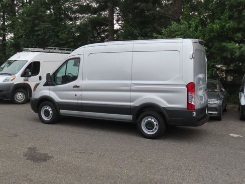 Used 2018 Ford Transit 150 130 Medium Roof RWD image 3