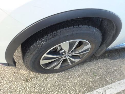Certified 2024 Nissan Murano SV FWD image 11