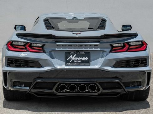 Used 2025 Chevrolet Corvette Z06 RWD image 9