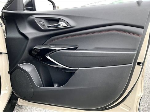 New 2026 Chevrolet Trax RS w/ Sunroof Package FWD image 29