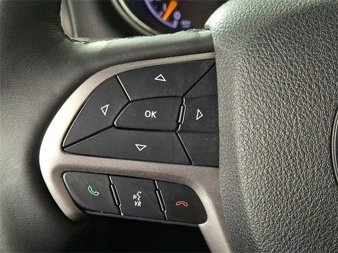 Used 2018 Jeep Grand Cherokee Limited image 22