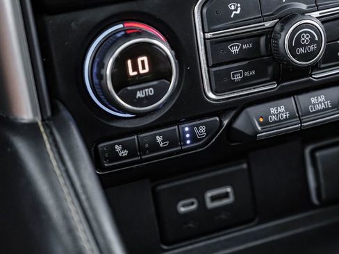 Used 2021 Chevrolet Suburban Premier w/ Premium Package image 25