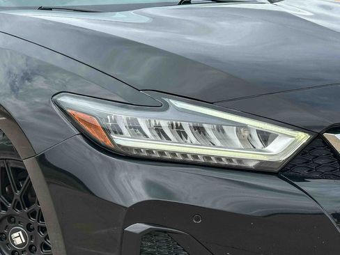 Used 2020 Nissan Maxima SR w/ Sport Mat Group FWD image 10