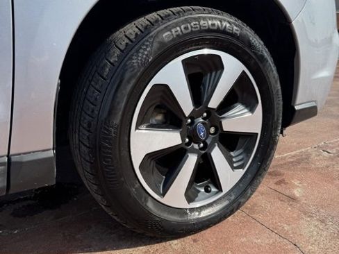 Used 2018 Subaru Forester 2.5i Premium w/ All-Weather Package image 10