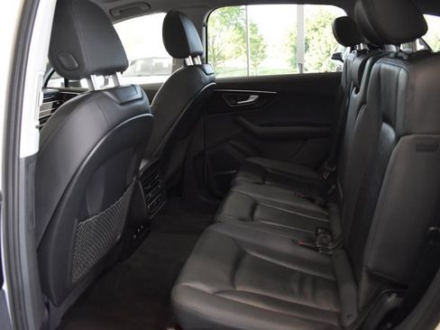 Used 2023 Audi Q7 3.0T Premium Plus AWD/4WD image 37