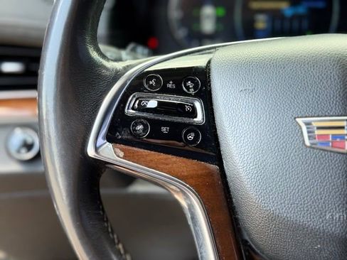Used 2019 Cadillac Escalade Luxury AWD/4WD image 23
