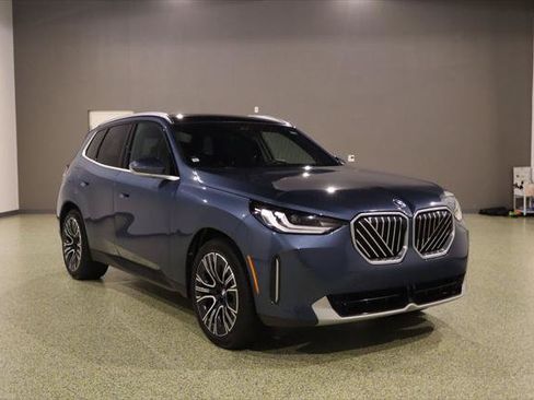 Used 2025 BMW X3 xDrive30i AWD/4WD image 1