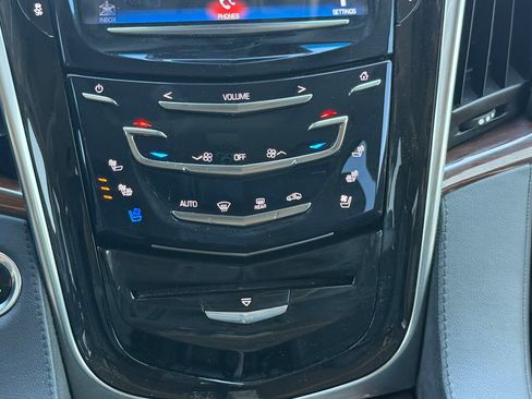 Used 2019 Cadillac Escalade ESV Luxury AWD/4WD image 50