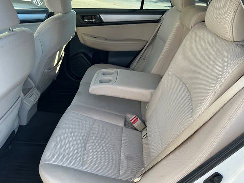 Used 2019 Subaru Outback 2.5i Premium image 12