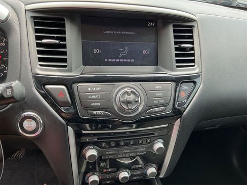 Used 2017 Nissan Pathfinder SV FWD image 19
