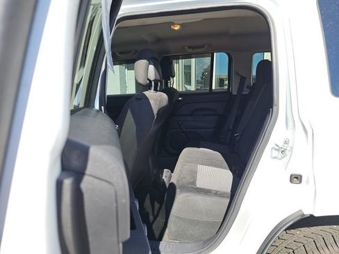 Used 2017 Jeep Patriot Sport AWD/4WD image 8